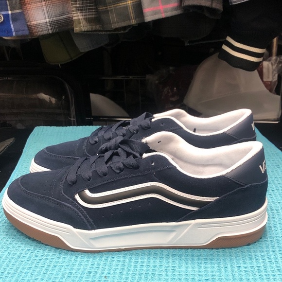 Vans Hylane Classic Navy and Black Sneakers Classic Low-Top Design - Picture 1 of 6